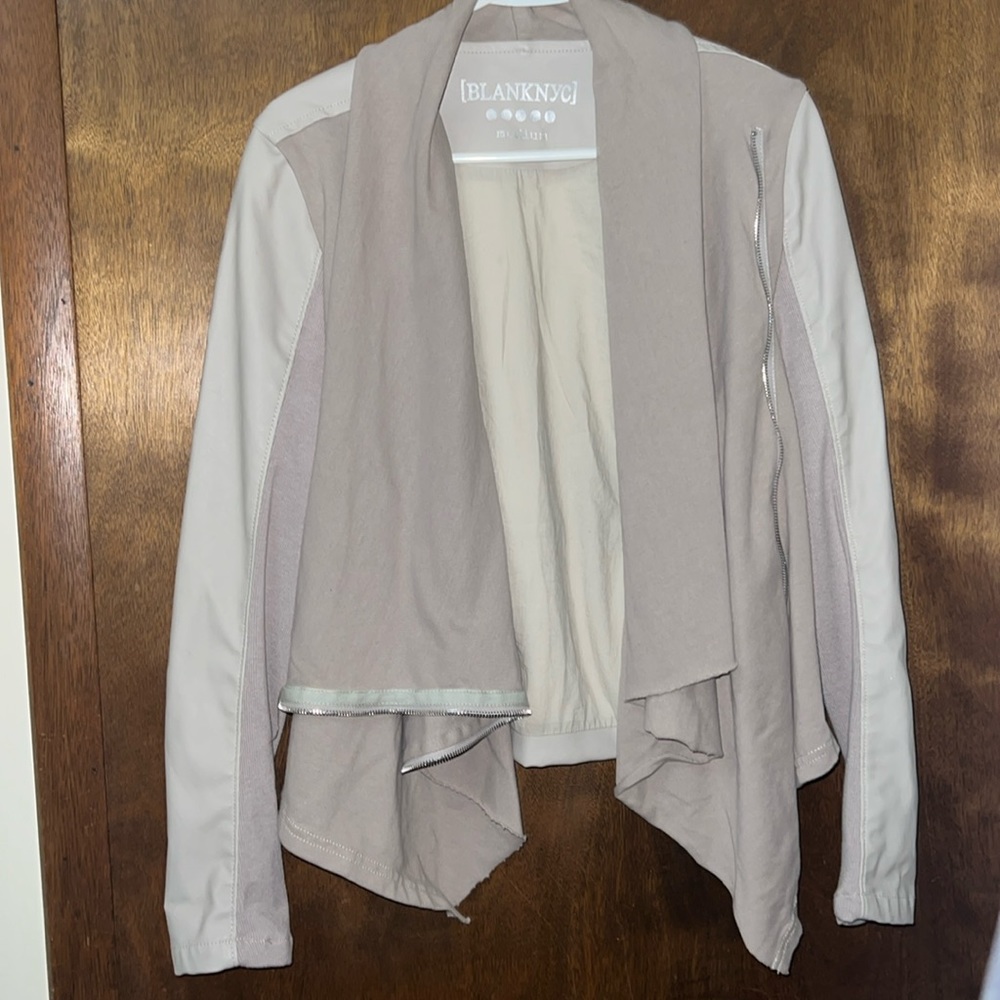 BLANK NYC Medium. Grey. Faux leather drape front jacket with side zip.